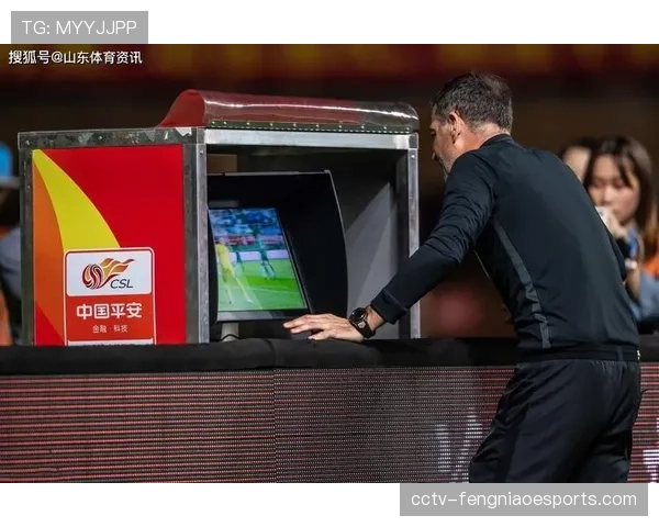 裁判肯尼·贝勒斯宣布赛季后退休，结束长达三十年的执法生涯